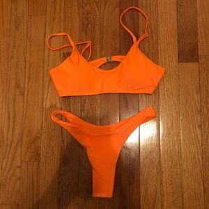 Orange cheeky bikini 🧡